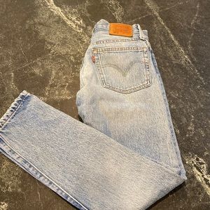 Women’s Levi’s 501 Skinny Distressed Jeans Size 24